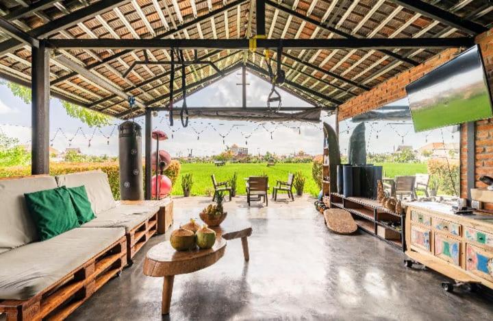Big Brother Surf Inn Canggu Dış mekan fotoğraf