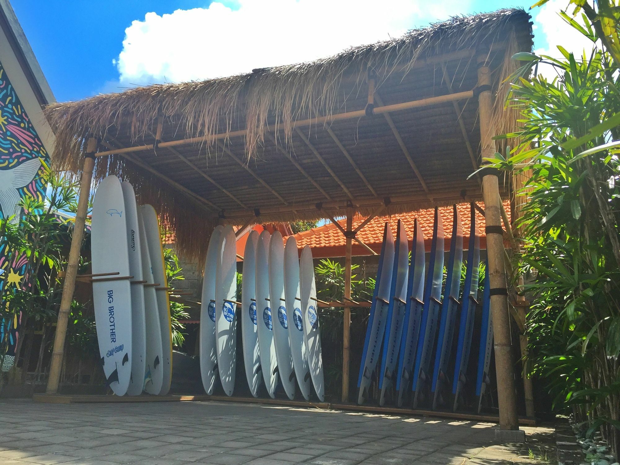 Big Brother Surf Inn Canggu Dış mekan fotoğraf