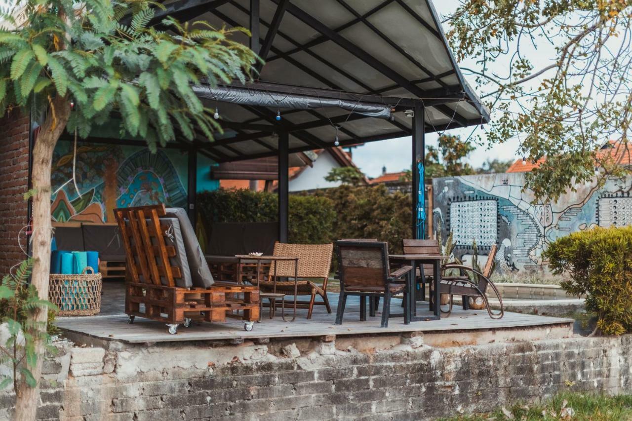 Big Brother Surf Inn Canggu Dış mekan fotoğraf