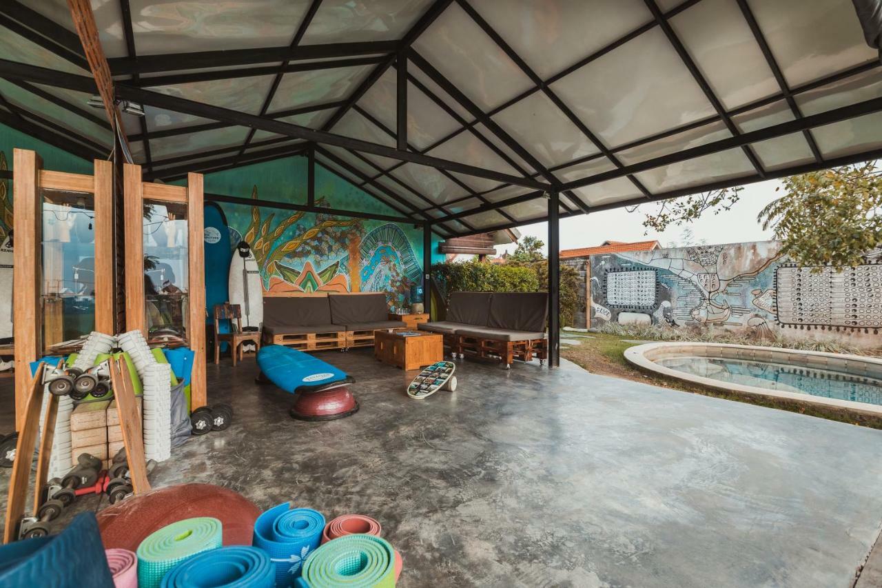 Big Brother Surf Inn Canggu Dış mekan fotoğraf