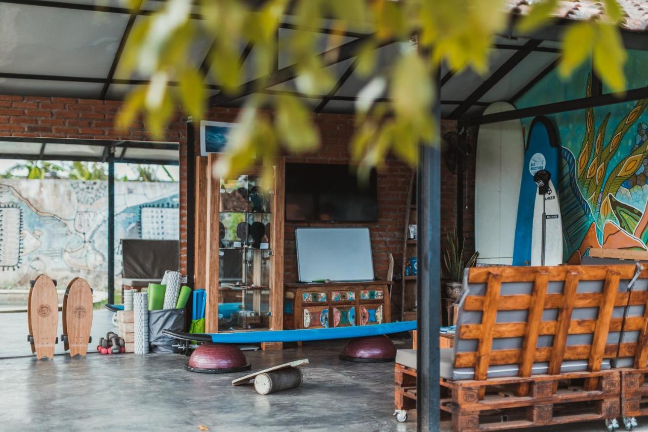 Big Brother Surf Inn Canggu Dış mekan fotoğraf